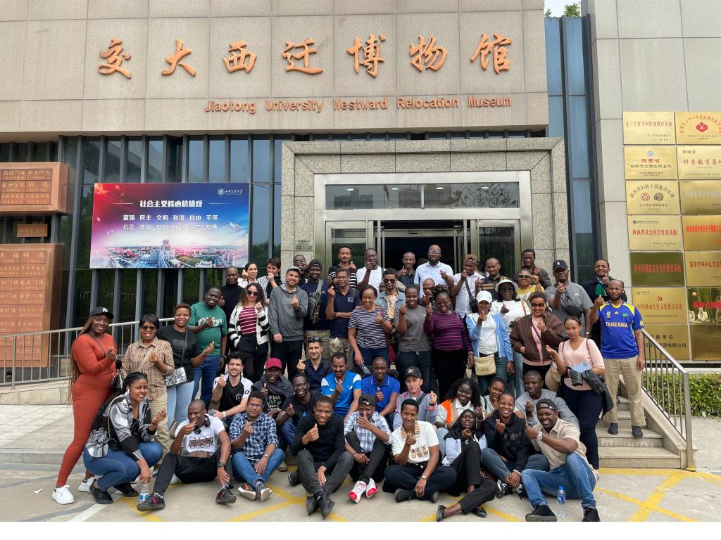 NENU MOFCOM Students Visit Xi’an Jiaotong University and Listen to a Lecture on “Developing Intercultural Competence Under Belt and Road Initiative”